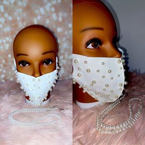 White pearl facemask with pearl chain